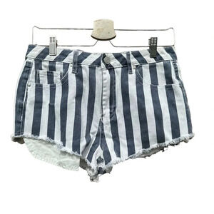 Refuge women's size 6 blue and white striped jean shorts